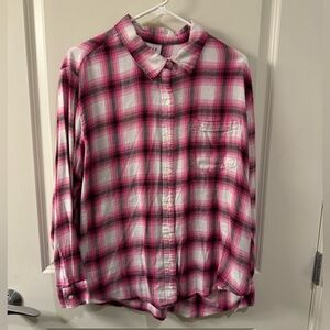 Women’s Gap pink plaid  flannel shirt